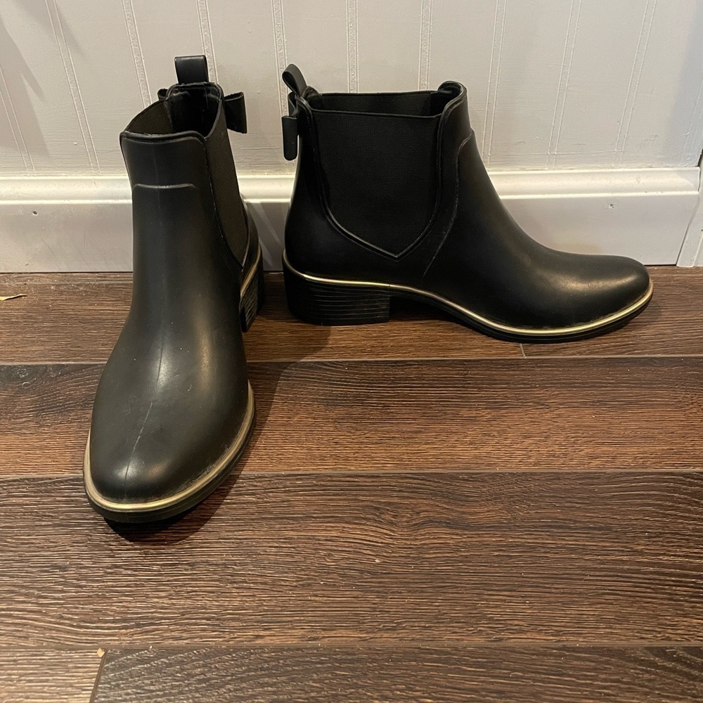 Kate Spade Edimburg Ankle High Rain Boots Low Gold Trim Bow Back Matte Black 9 - Picture 6 of 13